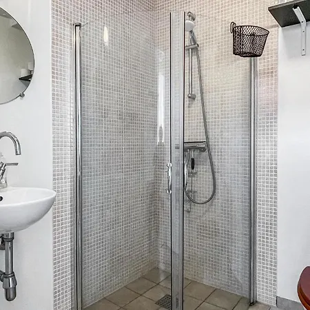 2 Bedroom In *
